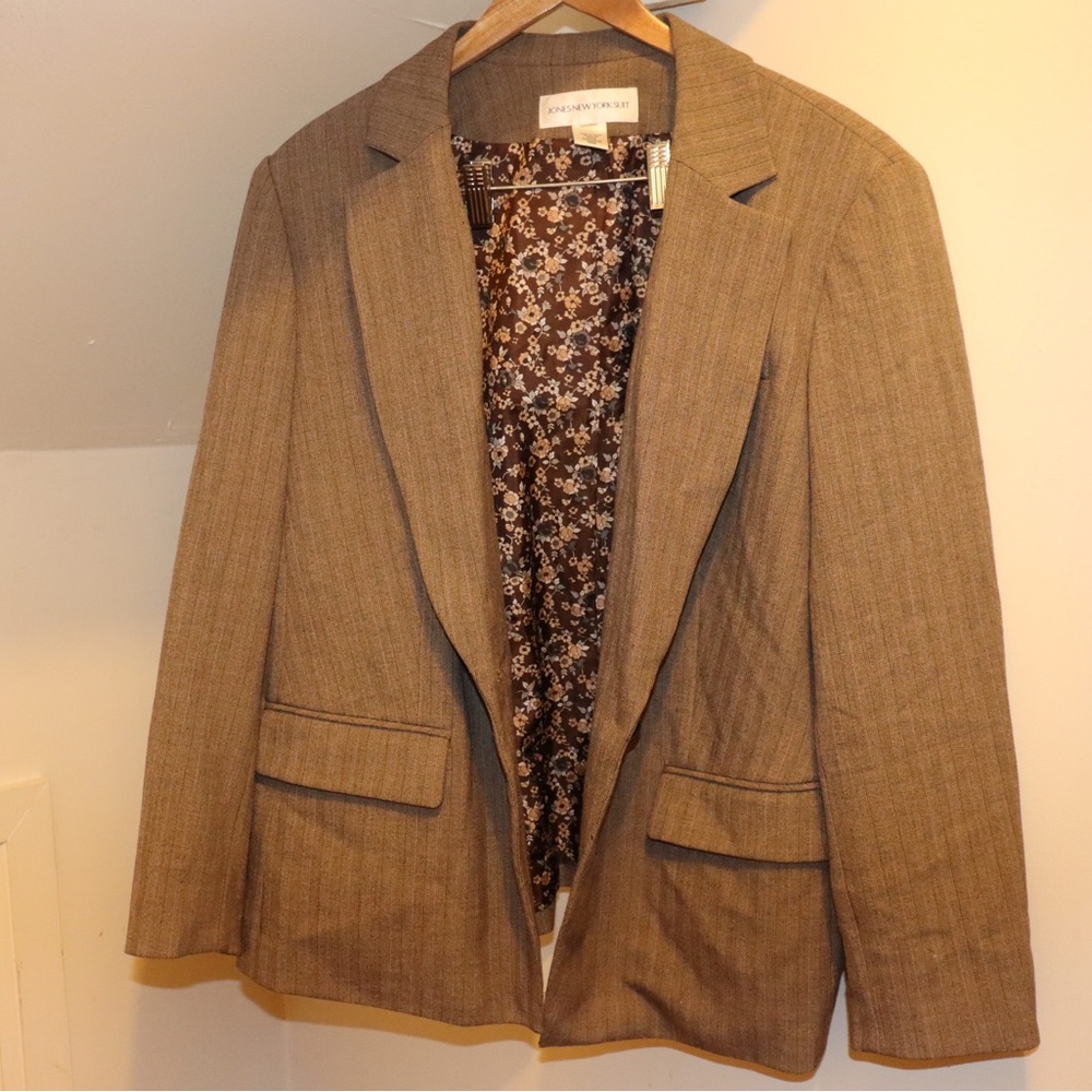 Brown & Beige  Women’s Blazer & Pants set w/ floral interior